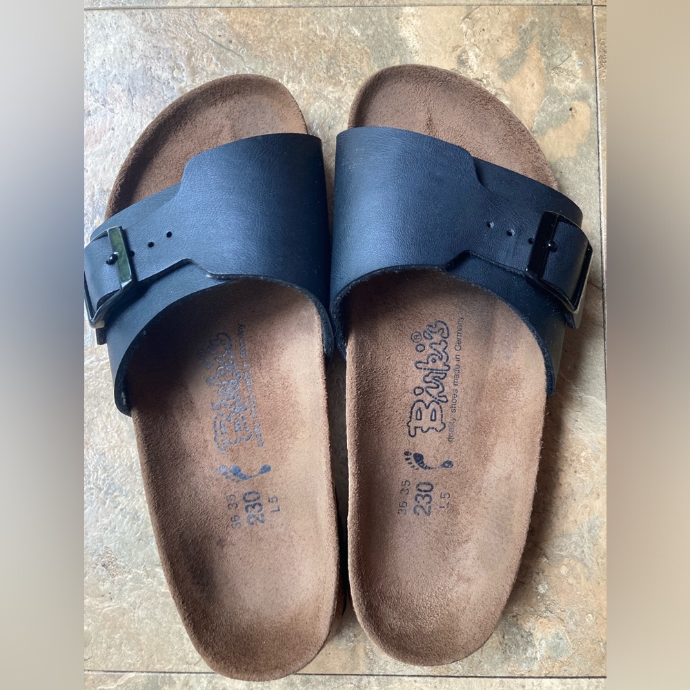 Birki’ by Birkenstock catalina single-strap Black Slide Sandals
